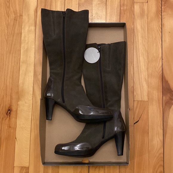 New with tags - La Canadienne- Marlena boots size 10 in Charcol - Picture 2 of 5